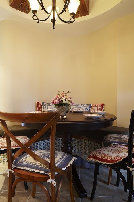 高貴特寫(xiě)地中海美式混搭三居室風(fēng)格裝修